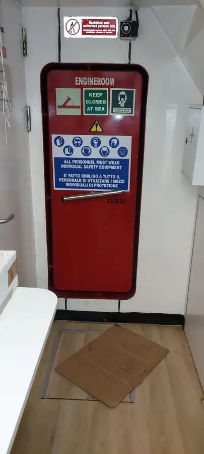 Navă de transport echipaj de vânzare