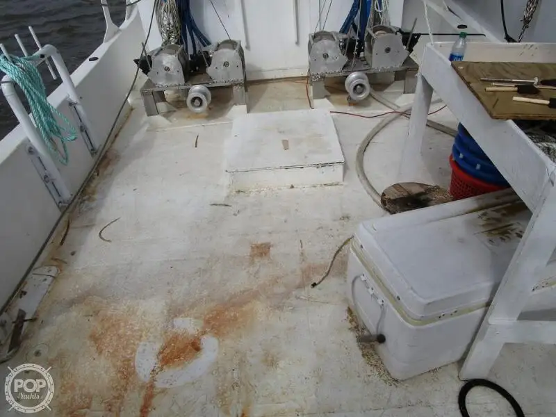 Nava de pescuit tip trauler de vânzare