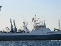 Nava de pescuit tip trauler de vânzare