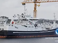 Nava de pescuit tip trauler de vânzare