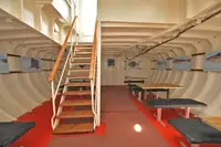 Nava de pescuit tip trauler de vânzare