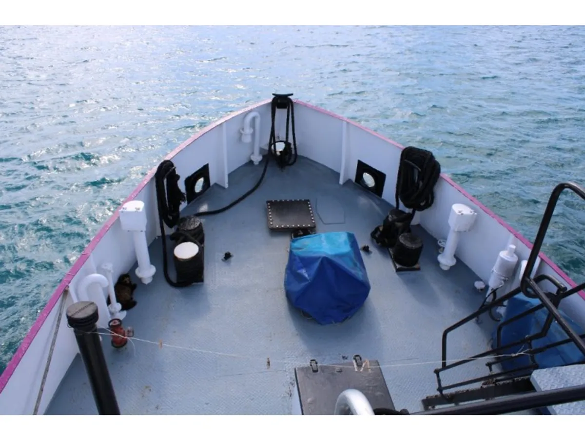 Iaht de vânzare