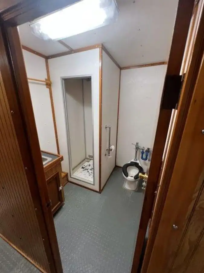 Navă de transport echipaj de vânzare