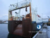 Nava de pescuit tip trauler de vânzare