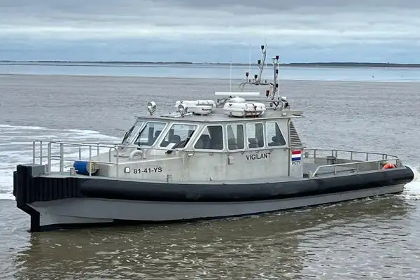 Navă de transport echipaj de vânzare
