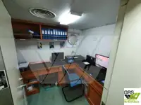 Ambarcațiune de debarcare, cu rezervoare de vânzare