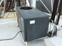 Nava de pescuit tip trauler de vânzare