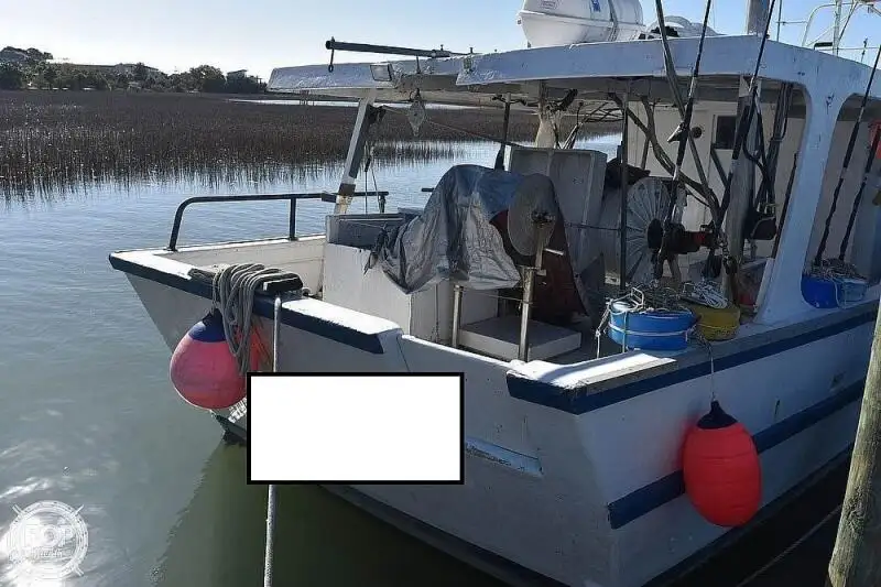 Nava de pescuit cu linii lungi de vânzare