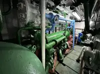 Nava de pescuit tip trauler de vânzare