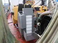 Nava de pescuit tip trauler de vânzare