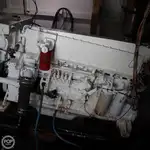 Ambarcațiune de debarcare, cu rezervoare de vânzare