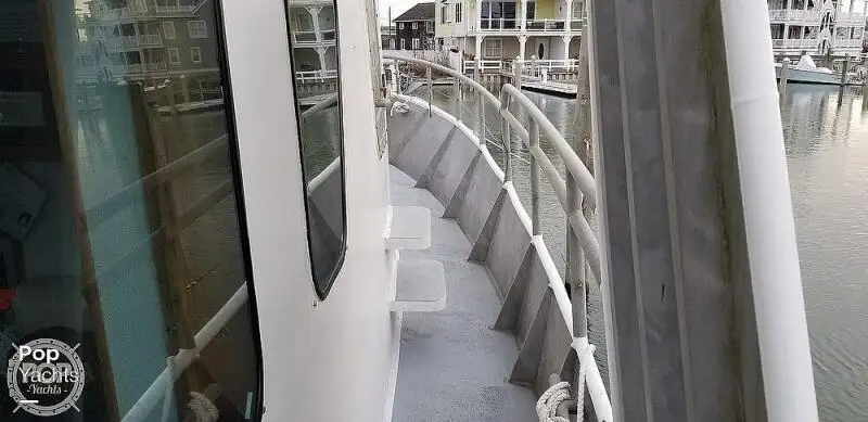 Nava de pescuit tip trauler de vânzare