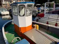 Nava de pescuit tip trauler de vânzare
