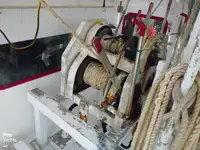 Nava de pescuit tip trauler de vânzare