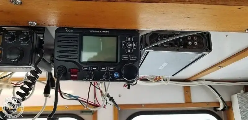 Nava de pescuit tip trauler de vânzare