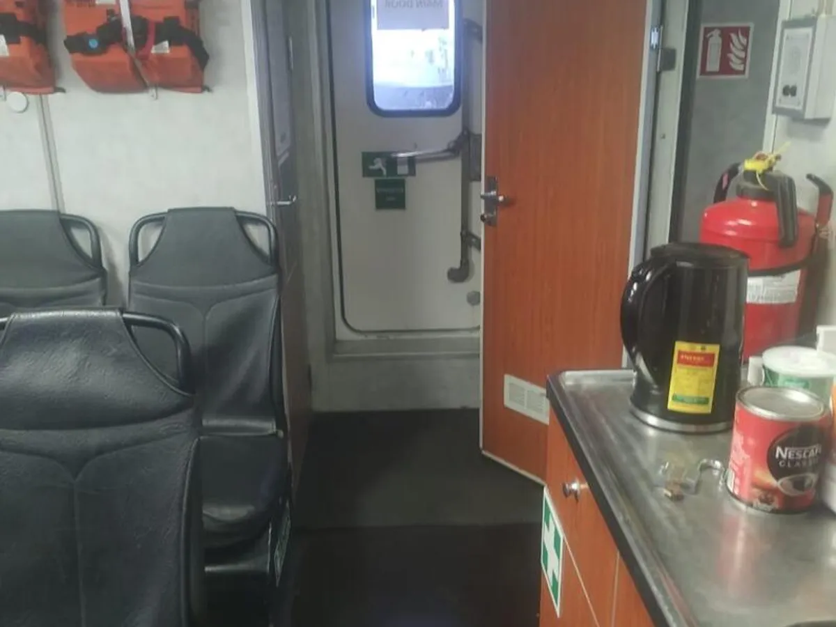 Navă de transport echipaj de vânzare