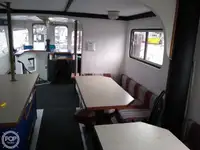 Șalupă de vânzare