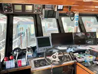 Nava de pescuit tip trauler de vânzare