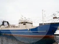 Nava de pescuit tip trauler de vânzare