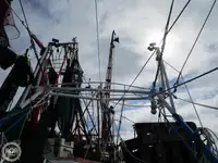 Nava de pescuit tip trauler de vânzare