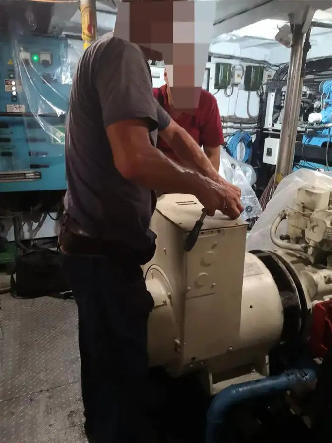 Navă de transport echipaj de vânzare