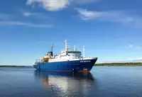 Nava de pasageri de vânzare