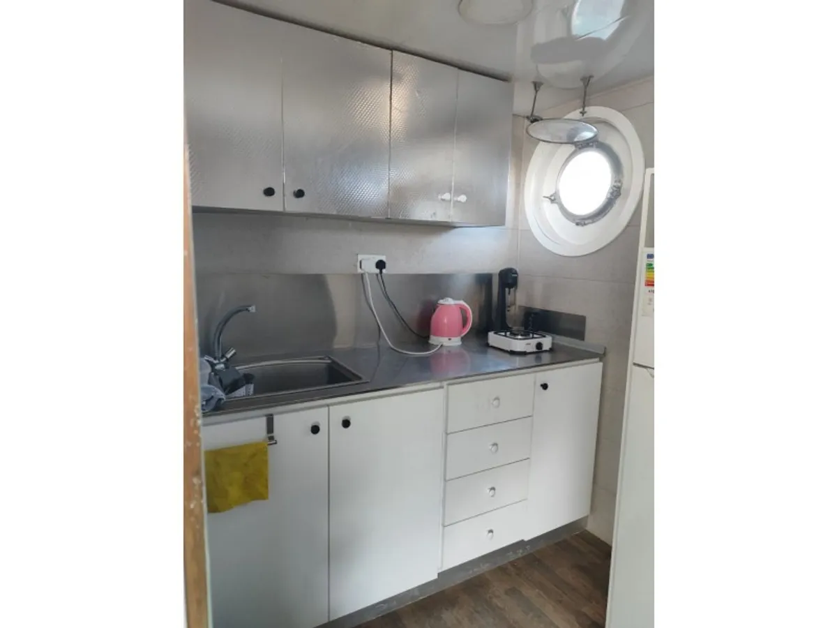 Nava container de vânzare