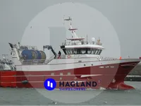 Nava de pescuit tip trauler de vânzare
