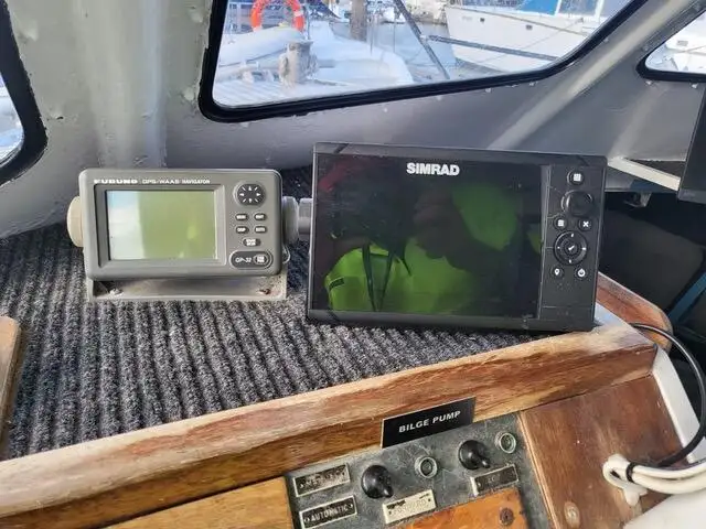 Nava de pescuit tip trauler de vânzare