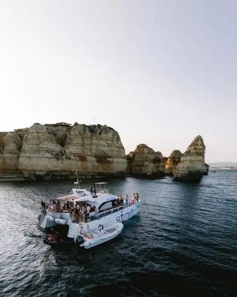 Catamaran de vânzare