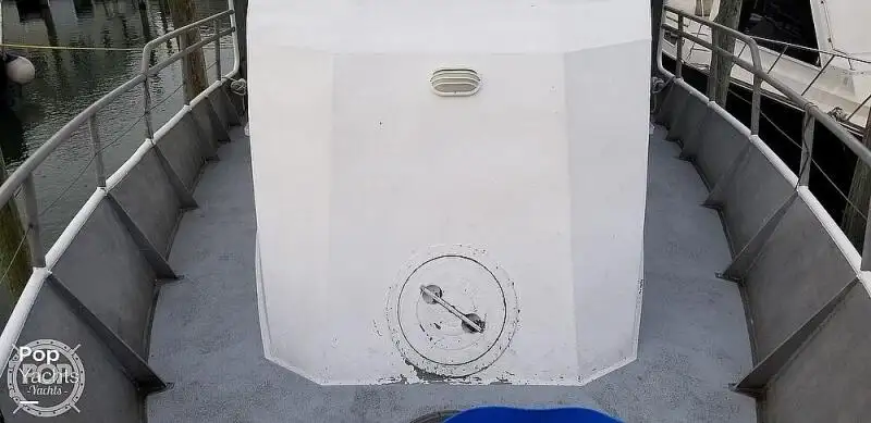 Nava de pescuit tip trauler de vânzare