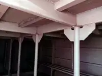 Ambarcațiune de debarcare, cu rezervoare de vânzare