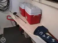 Șalupă de vânzare