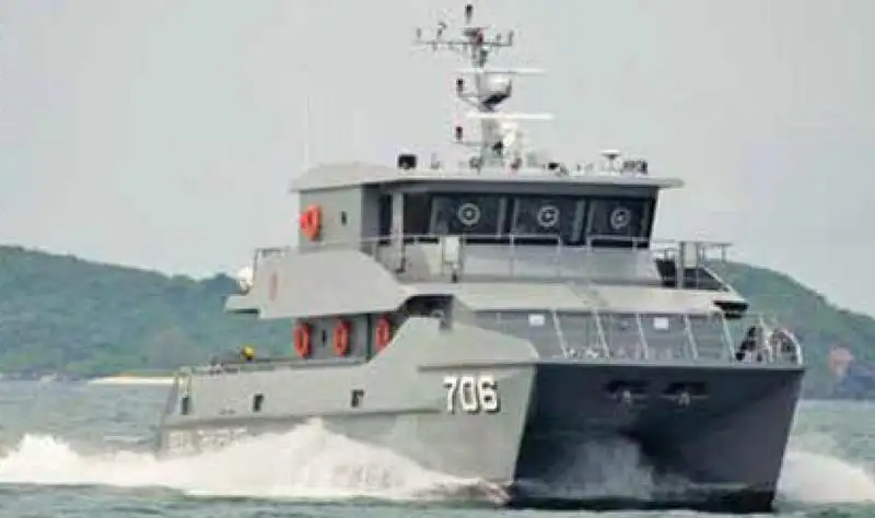 Catamaran de vânzare