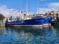 Nava de pescuit tip trauler de vânzare