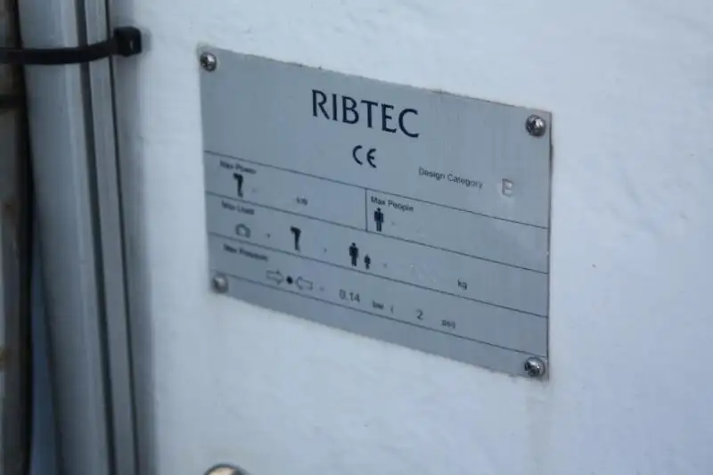 Ambarcație gonflabilă rigidă de vânzare