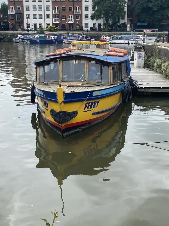 Navă de feribot de vânzare
