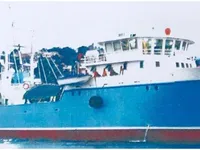 Nava de pescuit tip trauler de vânzare