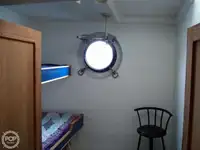 Șalupă de vânzare