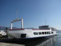 Navă cu feribotul de vânzare