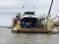 Catamaran de vânzare
