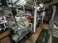 Nava de pescuit tip trauler de vânzare