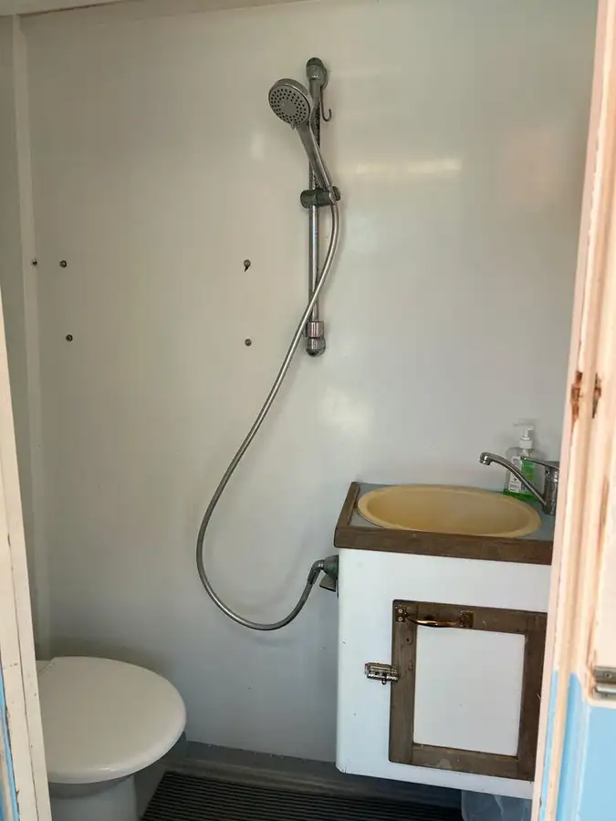 Nava de pescuit tip trauler de vânzare
