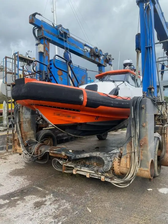 Ambarcație gonflabilă rigidă de vânzare