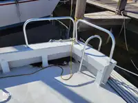 Nava de pescuit tip trauler de vânzare