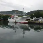 Nava de pescuit tip trauler de vânzare