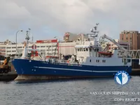 Nava de pescuit cu plase purseine de vânzare