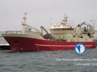 Nava de pescuit tip trauler de vânzare