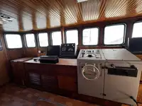 Nava de pescuit tip trauler de vânzare