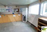 Ambarcațiune de debarcare, cu rezervoare de vânzare